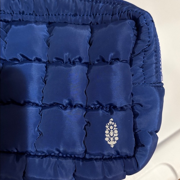 FP Movement Quilted Pouch * Flaw* Shown NWT - Picture 5 of 8